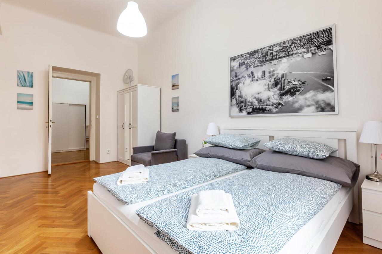 Castle Hotel apartamentowy Praga