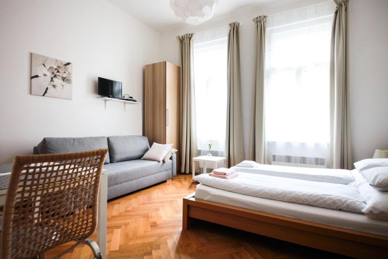 Castle Hotel apartamentowy Praga