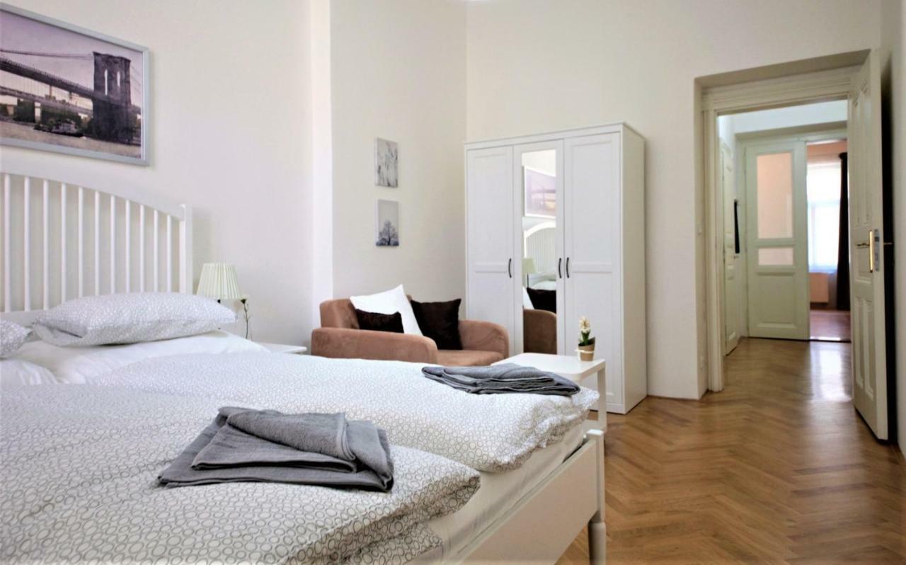 Castle Hotel apartamentowy Praga